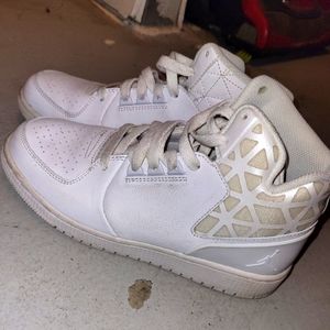 White nike air Jordan flight 3s